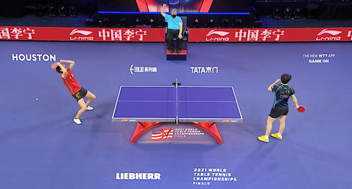 Wang Manyu celebrates the winning point