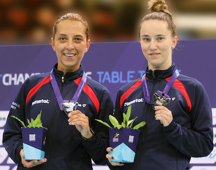 2022 European Championships Women's Doubles silver medallists - Elizabeta Samara and Andreea Dragoman (Romania)