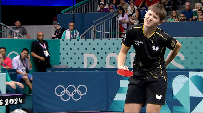 Nina MITTELHAM (Germany) injured her back during the match