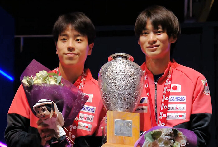 Hiroto SHINOZUKA and Shunsuke TOGAMI with the Mens Doubles trophy
