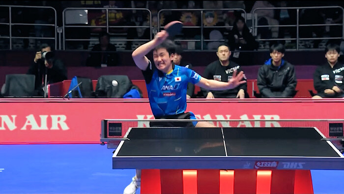 Tomokazu Harimoto playing Wang Chuqin