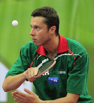 Starting the serve - throwing the ball upwards