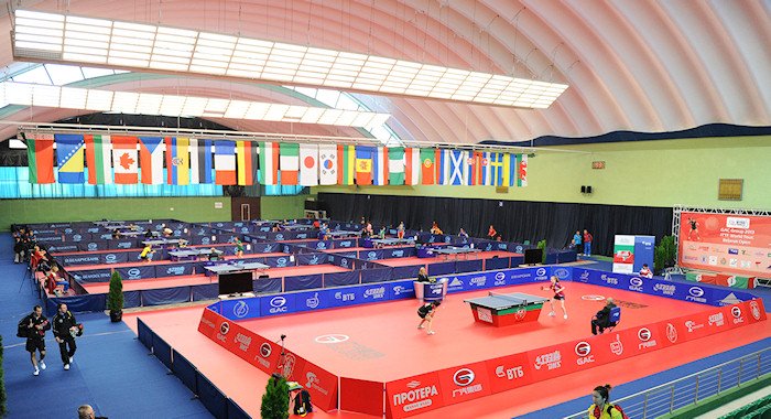 Table tennis room lighting